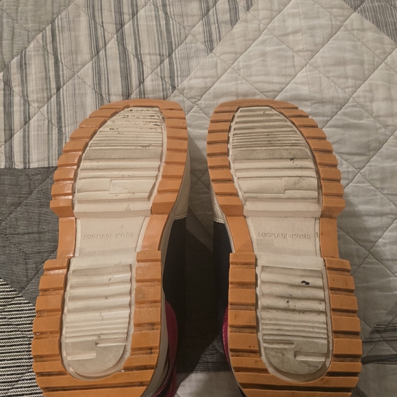 Michael Kors. Stylish Women's Sneakers - Pink, Black, and White - Picture 4 of 4